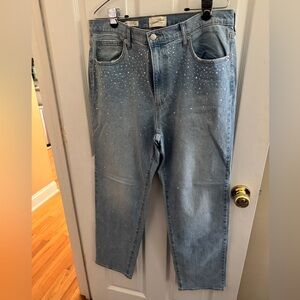 Universal Thread Women's Blue Jeans Rhinestone Detail.  Size:14R. Inseam:31”